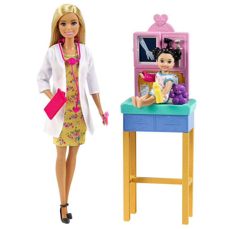 Barbie Lalka Pediatra w gabinecie z bobaskiem GTN51
